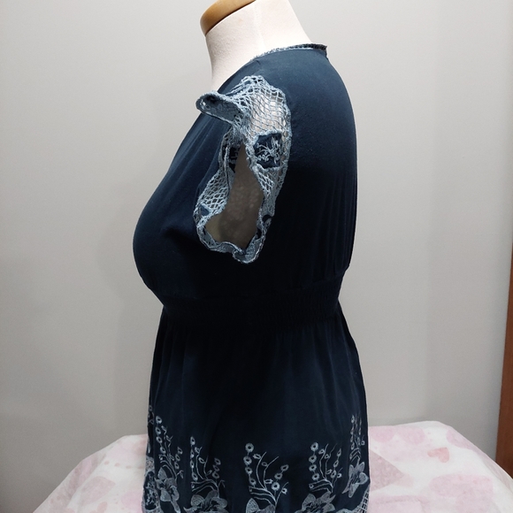 BCBGMAXAZRIA Blue top Medium - Picture 3 of 4